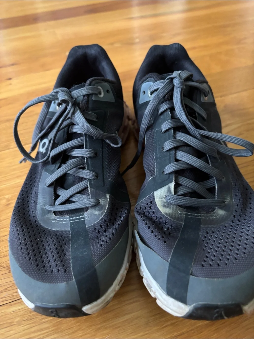 On Running breathable black
